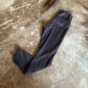 Black marbled leggings. XS